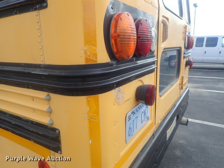 image for item DI7277 1999 International 3800 Blue Bird  school bus