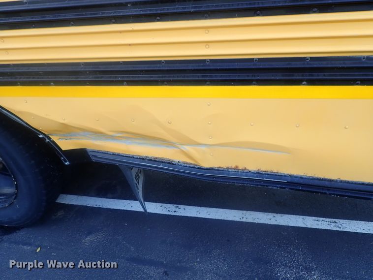 image for item DI7277 1999 International 3800 Blue Bird  school bus