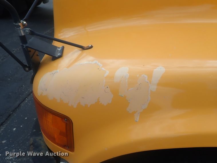 image for item DI7277 1999 International 3800 Blue Bird  school bus