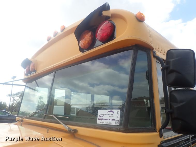 image for item DI7277 1999 International 3800 Blue Bird  school bus