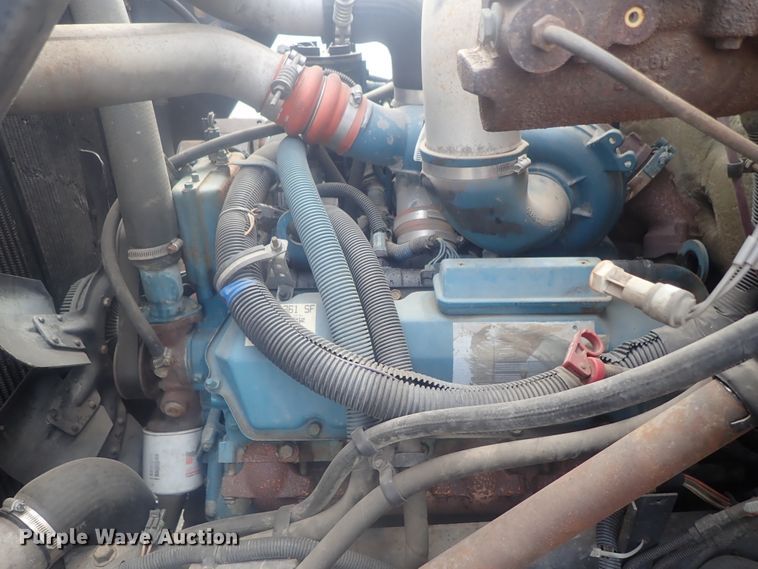 image for item DI7277 1999 International 3800 Blue Bird  school bus