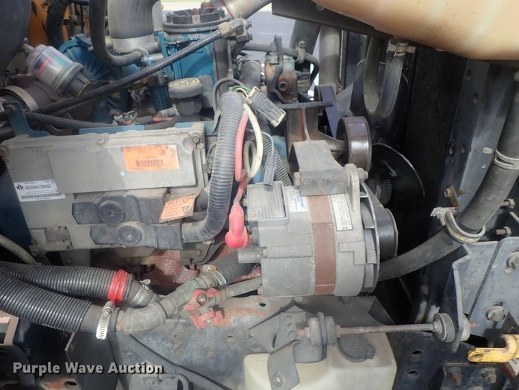 image for item DI7277 1999 International 3800 Blue Bird  school bus