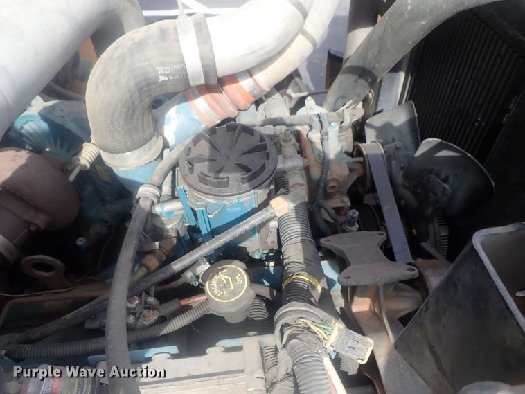 image for item DI7277 1999 International 3800 Blue Bird  school bus