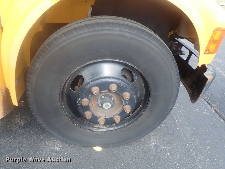 image for item DI7277 1999 International 3800 Blue Bird  school bus