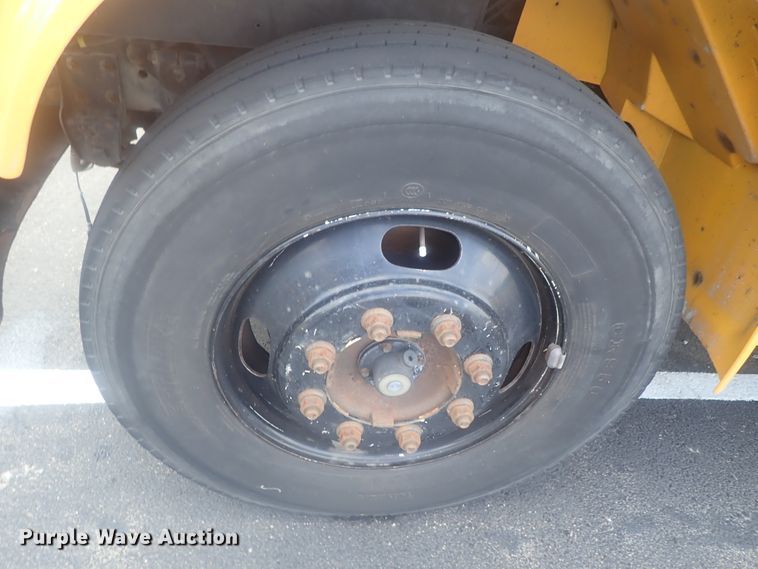 image for item DI7277 1999 International 3800 Blue Bird  school bus