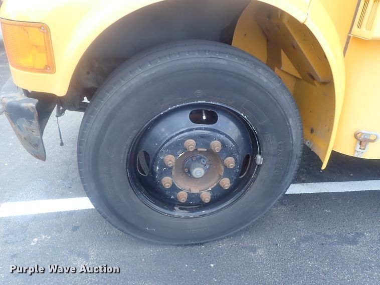 image for item DI7277 1999 International 3800 Blue Bird  school bus