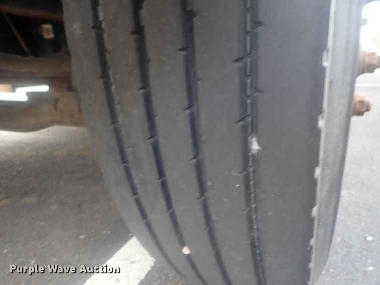 image for item DI7277 1999 International 3800 Blue Bird  school bus