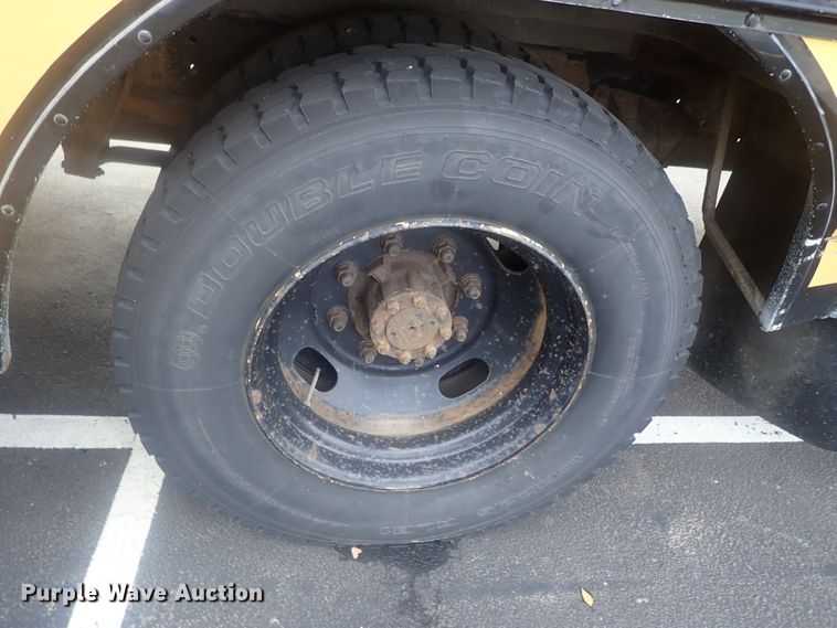 image for item DI7277 1999 International 3800 Blue Bird  school bus