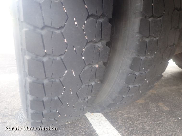 image for item DI7277 1999 International 3800 Blue Bird  school bus