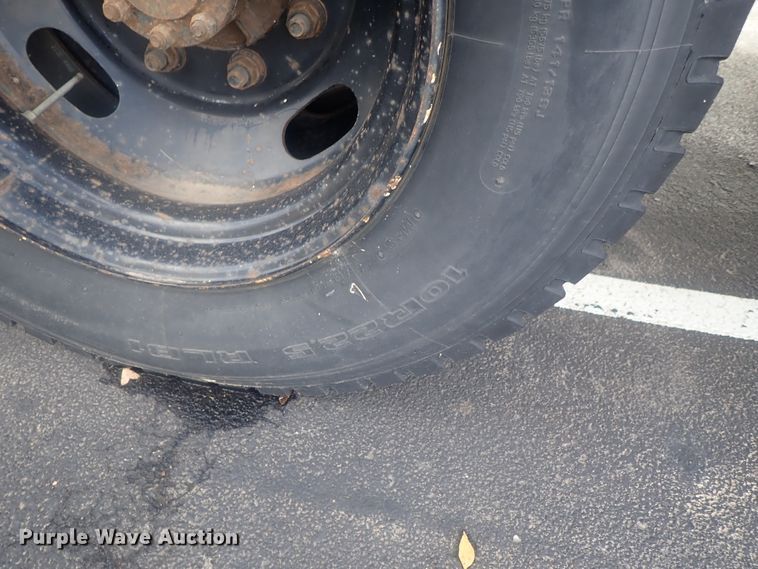 image for item DI7277 1999 International 3800 Blue Bird  school bus