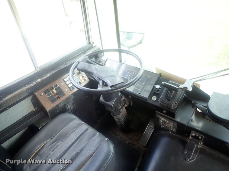 image for item DI7278 1995 International AmTran  school bus