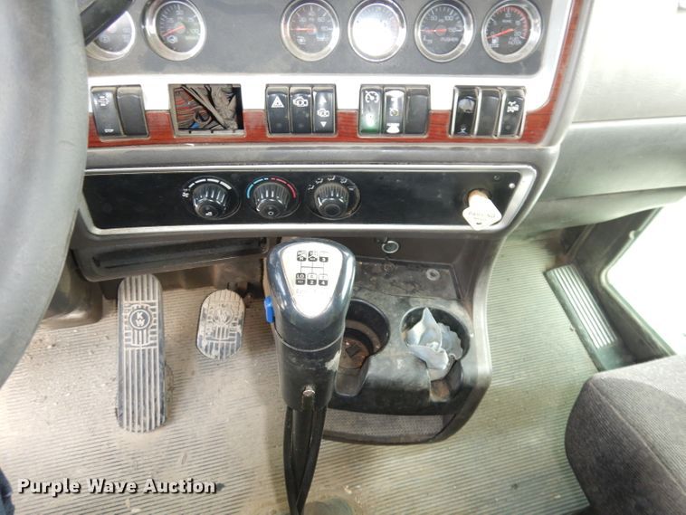 image for item DJ6863 2008 Kenworth T800  dump truck