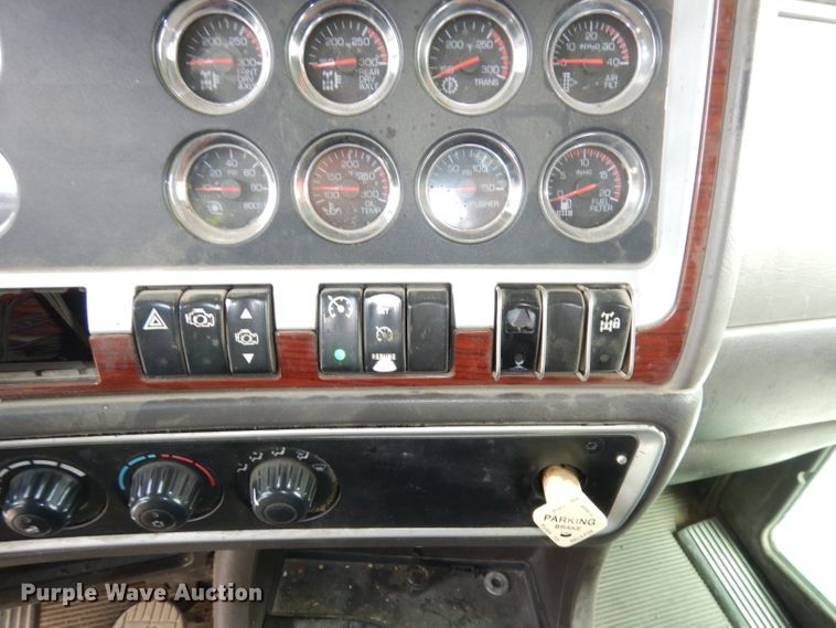 image for item DJ6863 2008 Kenworth T800  dump truck