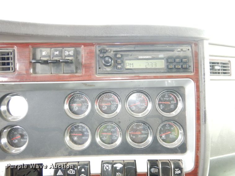 image for item DJ6863 2008 Kenworth T800  dump truck