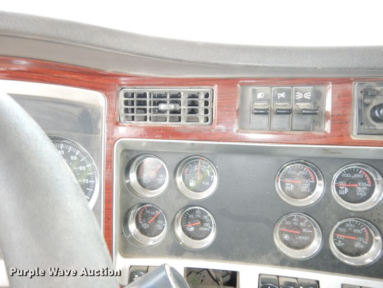 image for item DJ6863 2008 Kenworth T800  dump truck