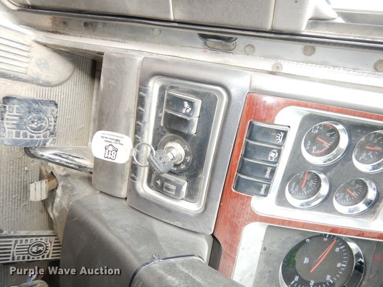 image for item DJ6863 2008 Kenworth T800  dump truck