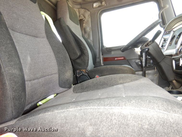 image for item DJ6863 2008 Kenworth T800  dump truck