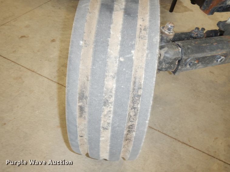 image for item DJ6864 2002 John Deere 5420  tractor