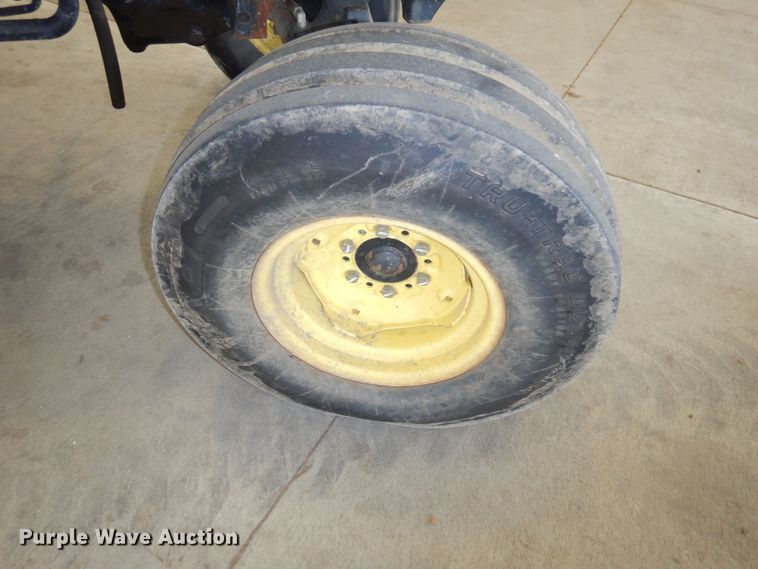 image for item DJ6864 2002 John Deere 5420  tractor