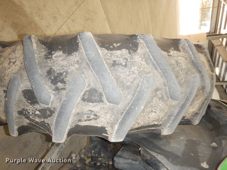 image for item DJ6864 2002 John Deere 5420  tractor