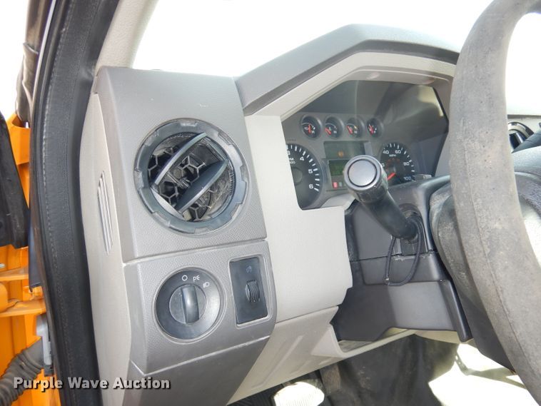 image for item DJ6865 2008 Ford F550 Super Duty XL  utility truck
