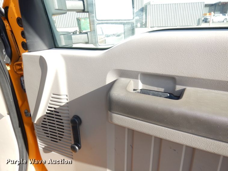 image for item DJ6865 2008 Ford F550 Super Duty XL  utility truck