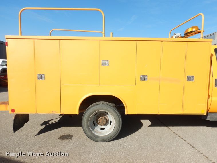 image for item DJ6865 2008 Ford F550 Super Duty XL  utility truck