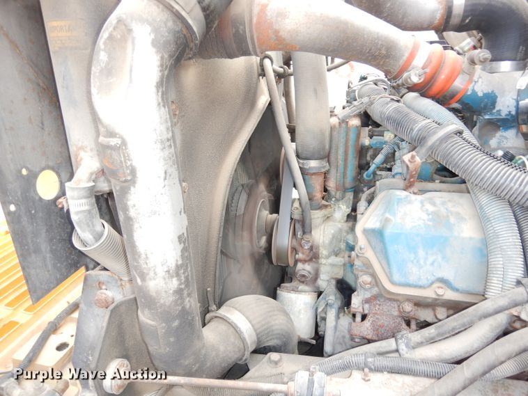 image for item DJ6890 2000 International 4700  bucket truck