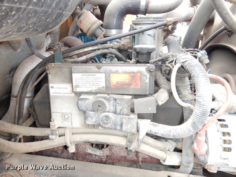 image for item DJ6890 2000 International 4700  bucket truck