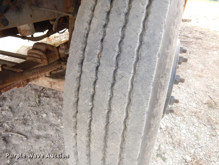 image for item DJ6890 2000 International 4700  bucket truck