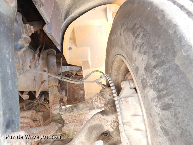 image for item DJ6890 2000 International 4700  bucket truck