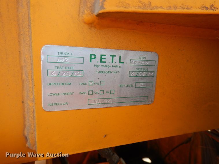 image for item DJ6890 2000 International 4700  bucket truck