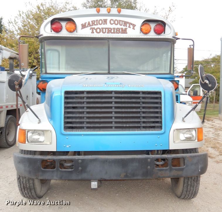 image for item DJ6892 1990 International Bluebird  school bus