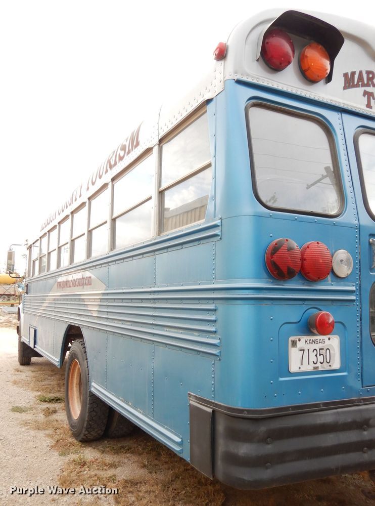 image for item DJ6892 1990 International Bluebird  school bus