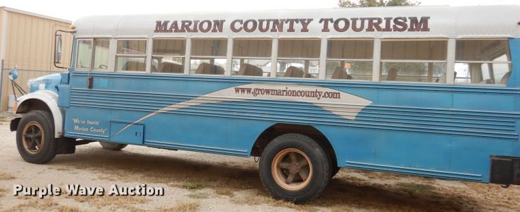 image for item DJ6892 1990 International Bluebird  school bus