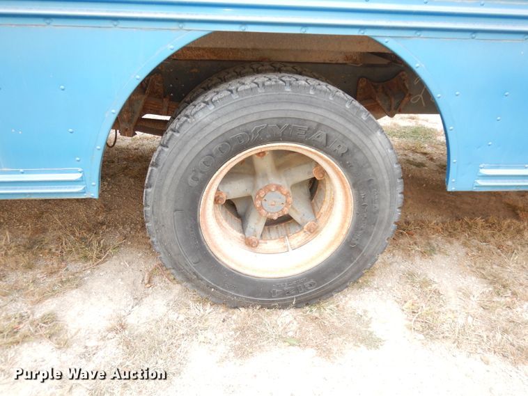 image for item DJ6892 1990 International Bluebird  school bus