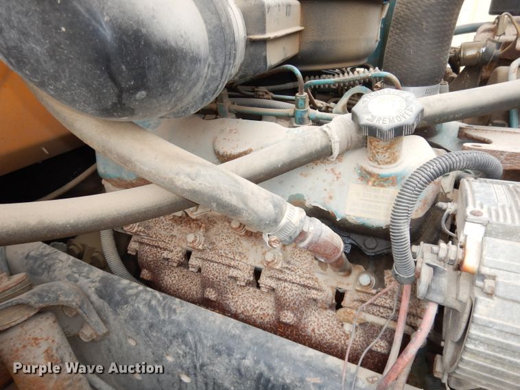 image for item DJ6892 1990 International Bluebird  school bus