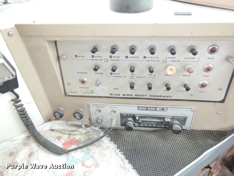 image for item DJ6892 1990 International Bluebird  school bus