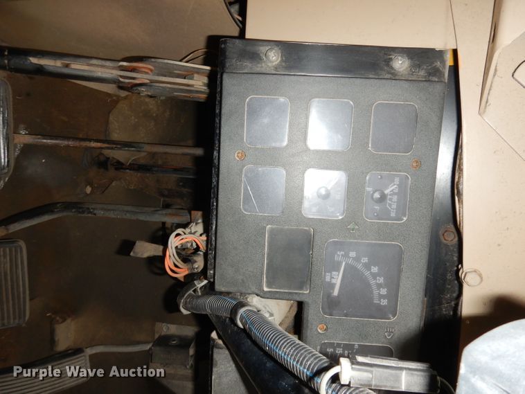 image for item DJ6892 1990 International Bluebird  school bus