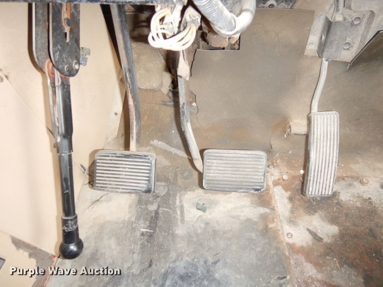 image for item DJ6892 1990 International Bluebird  school bus