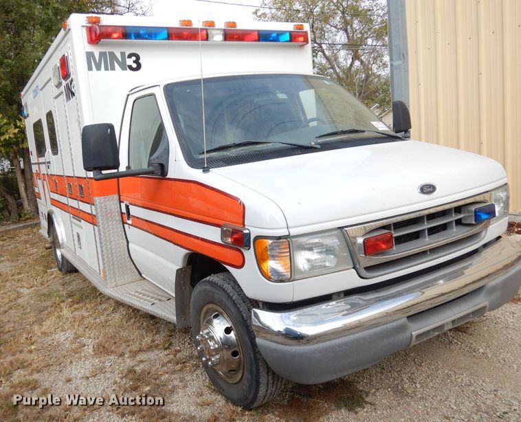 image for item DJ6893 2002 Ford Econoline  ambulance