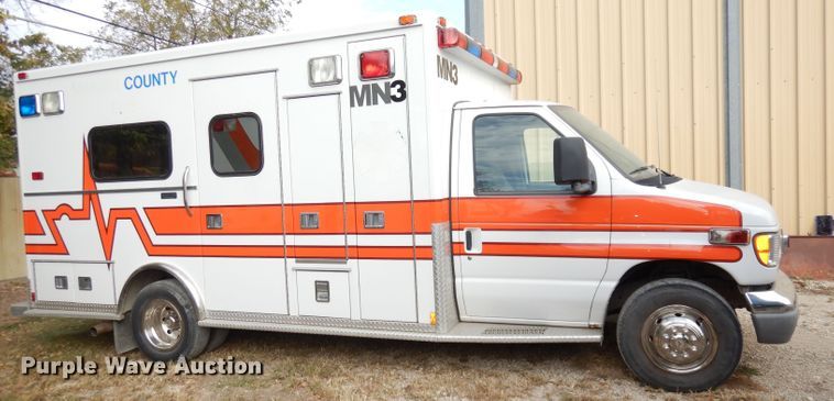 image for item DJ6893 2002 Ford Econoline  ambulance
