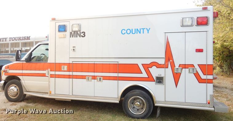 image for item DJ6893 2002 Ford Econoline  ambulance