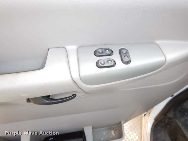 image for item DJ6893 2002 Ford Econoline  ambulance