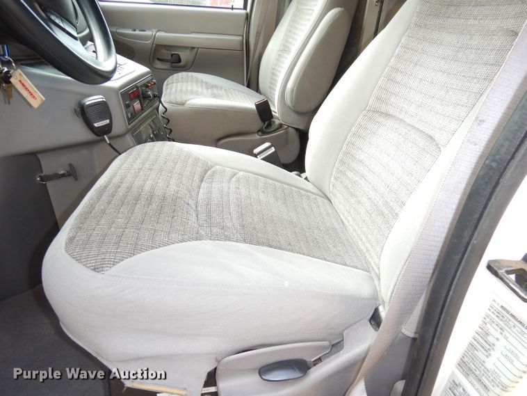 image for item DJ6893 2002 Ford Econoline  ambulance