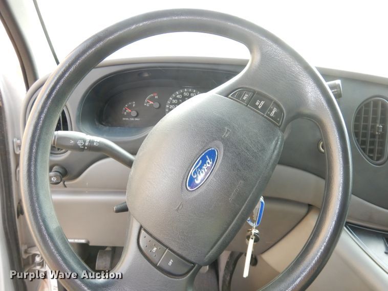 image for item DJ6893 2002 Ford Econoline  ambulance