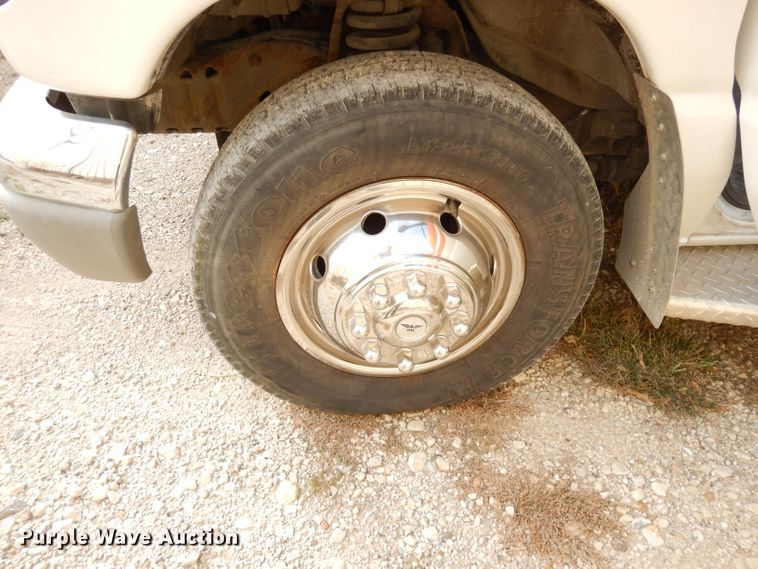 image for item DJ6893 2002 Ford Econoline  ambulance