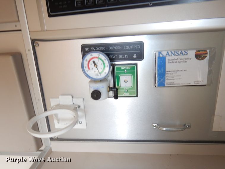 image for item DJ6893 2002 Ford Econoline  ambulance