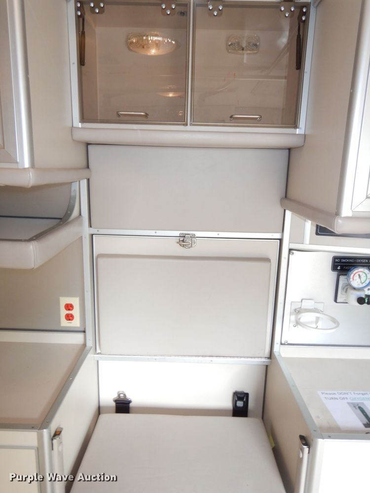 image for item DJ6893 2002 Ford Econoline  ambulance