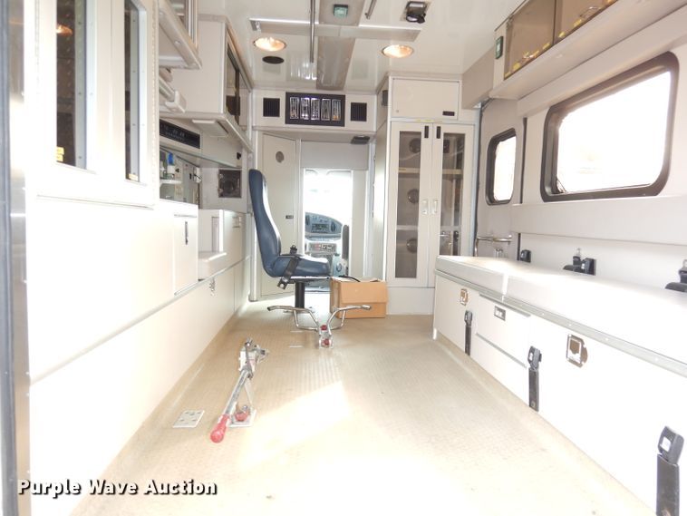 image for item DJ6893 2002 Ford Econoline  ambulance